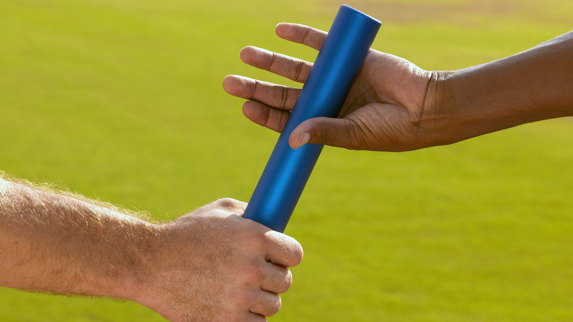 “尼古拉斯·桑特基的强势进攻与精准控制，带领阿根廷美洲狮队走向全球舞台”